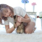 ลูกแมวตัวน้อยกับแม่แมวมือใหม่ หัวใจเกินร้อย…